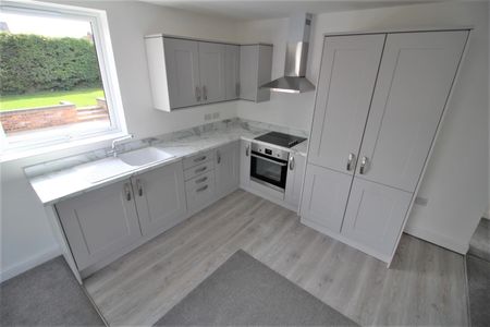 Castle Apartments, Station Road, Hatton, Derbyshire DE65 5DW - Photo 3