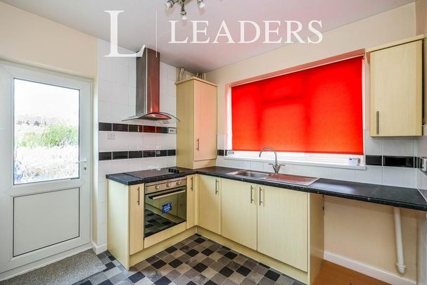3 bedroom bungalow to rent - Photo 1