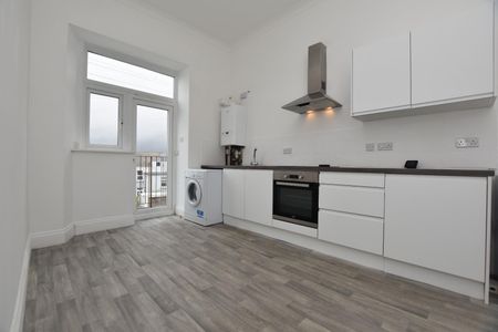 Hill Park Crescent, Plymouth, Devon, PL4 - Photo 2