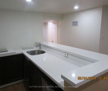 Detached Home For Lease | N9237422 - Photo 5