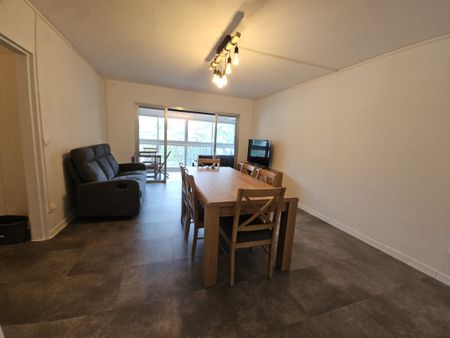 Location Appartement 3 pièces 75m² ST DENIS 97400 - Photo 2