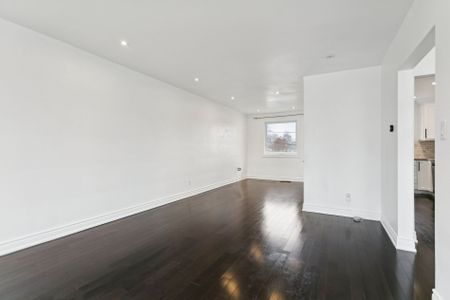 For Lease - 238 Elmhurst Drive, Toronto, Ontario - Photo 4