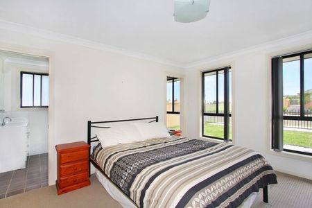 2 Verdelho Drive, TAMWORTH NSW 2340 - Photo 2