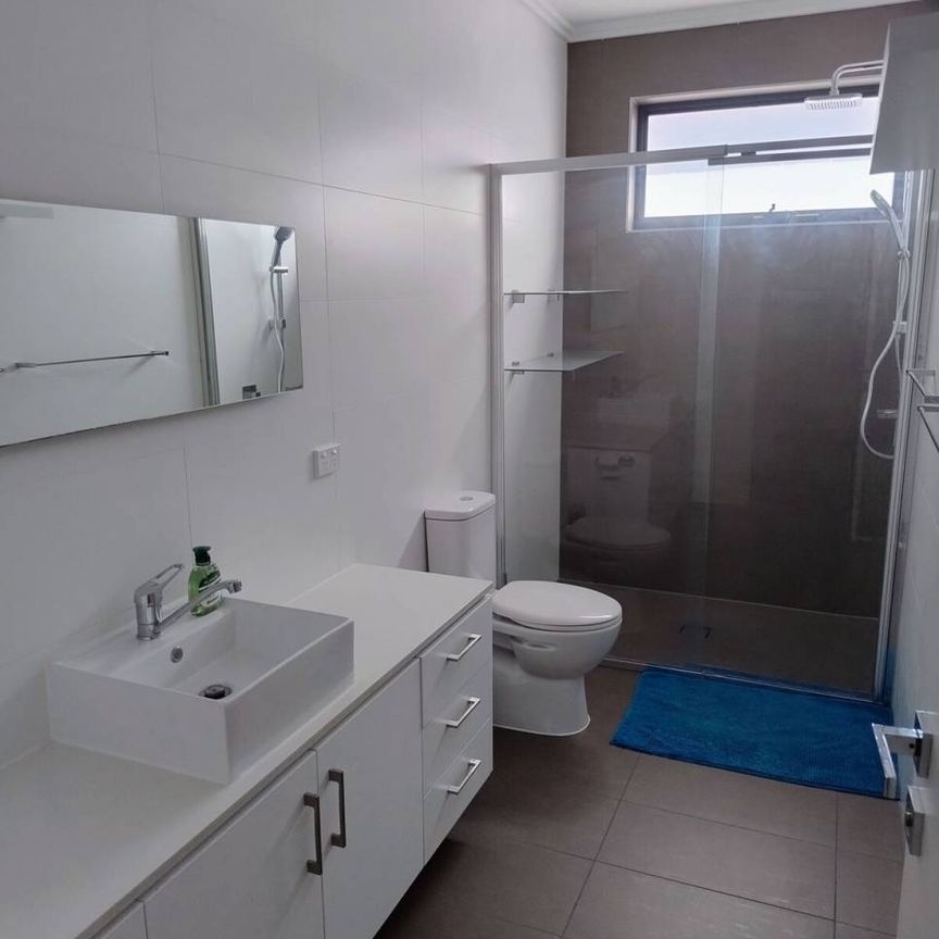 SHARE HOUSE - Bedroom available >3months - Fully furnished with all bills included! - Photo 1