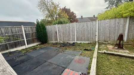 2 bedroom House To Let - Photo 3