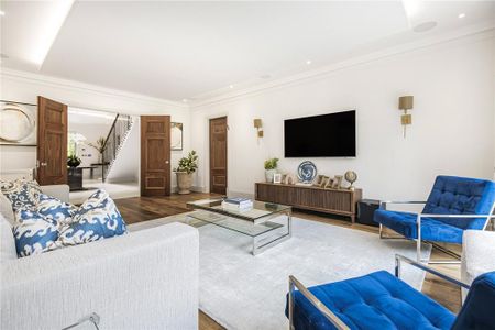 6 bedroom detached house to rent - Photo 4