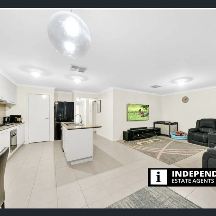 $450pw/$1956/3bed/2bath/1car - Photo 1