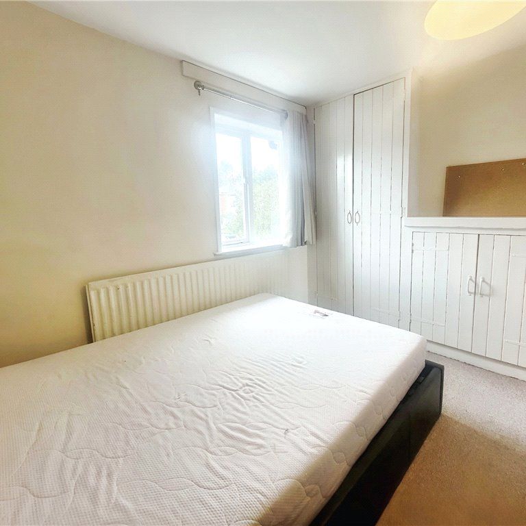 Langham Place, Egham, Surrey, TW20 9EB - Photo 1