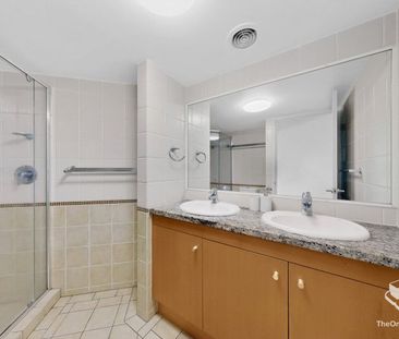 Fully furnished freshly updated Unit - Photo 3