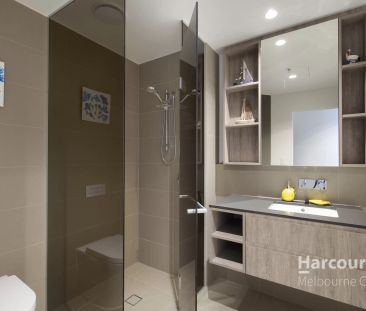 Impeccably Presented Fully Furnished Apartment with Breathtaking Views - Photo 4