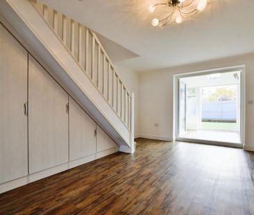 2 bedroom end of terrace house to rent - Photo 1