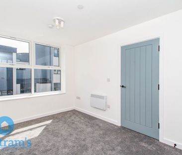 1 bed Apartment for Rent - Photo 2