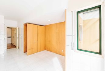 APARTAMENTO T2 NO ARNEIRO - CARCAVELOS