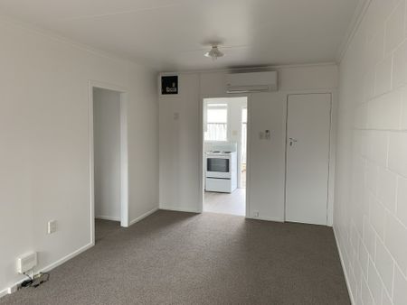 Newly refurbished and ideally located, this tidy two-bedroom unit offers comfortable, low-maintenance living just a short walk from the city centre. - Photo 3