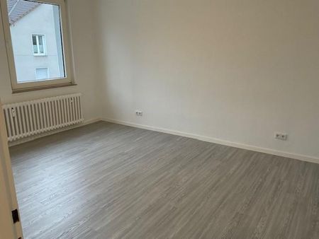 Sehr schöne renovierte 2 Zimmer Wohnung in Gelsenkirchen zu vermieten - Photo 4