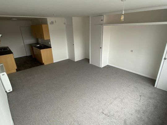 Studio to rent - Photo 1