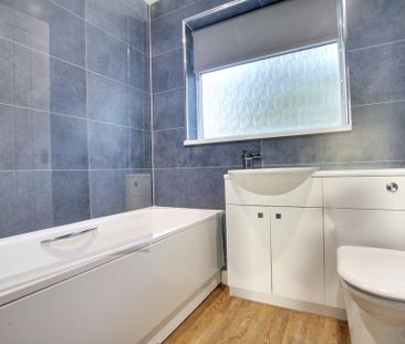 3 bedroom detached bungalow to rent - Photo 5
