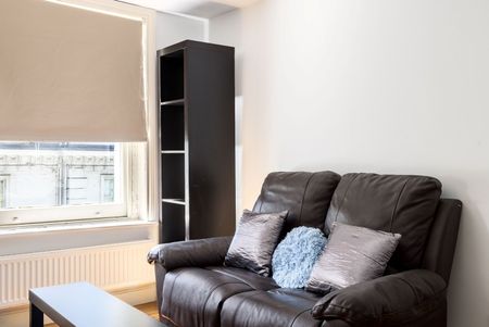 Studio Flat, Courtfield Gardens, SW5 - Photo 2