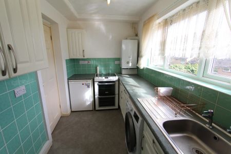 Longley Hall Grove, Sheffield, S5 - Photo 4