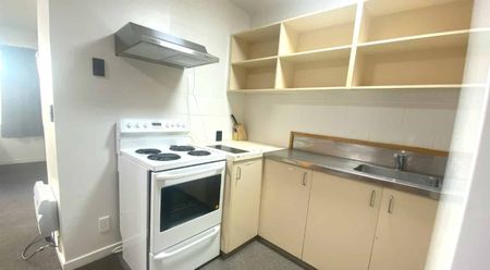 Five bedroom fully furnished apartment - Photo 2