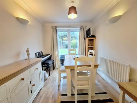 4 bedroom detached house to rent - Photo 3