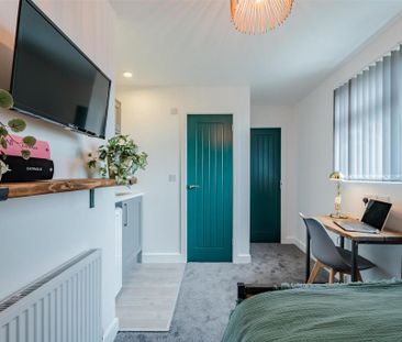 1 bedroom in a house share to rent - Photo 2