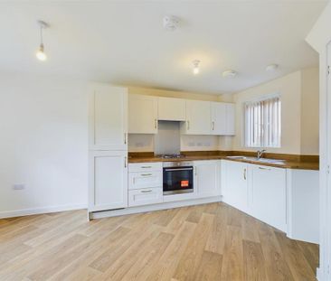 3 bedroom semi-detached house to rent - Photo 5