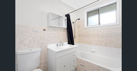 Stylish 2-Bedroom Villa Just Minutes from Penrith CBD! - Photo 5