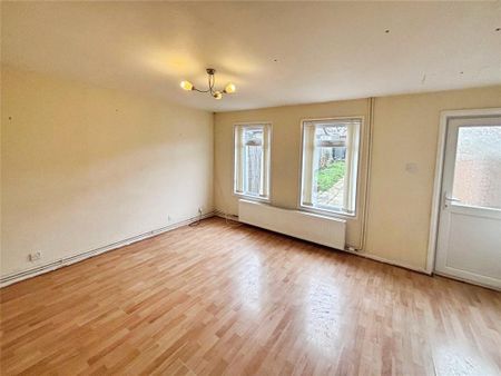 3 bedroom terraced house to rent - Photo 2