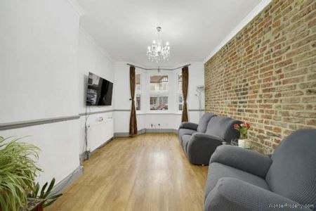 3 bedroom property to rent in London - Photo 5