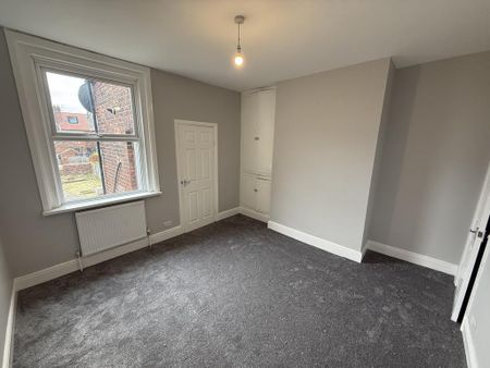 3 bedroom terraced house to rent - Photo 3