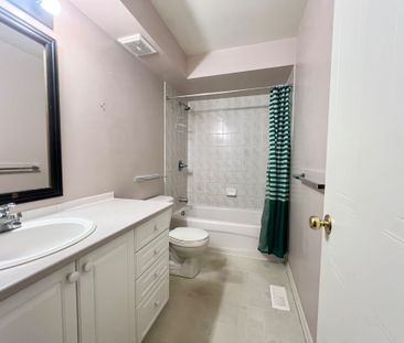 For Lease - 21 Karendale Street, Barrhaven, Ontario - Photo 2