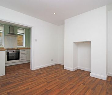 2 bedroom semi-detached house to rent - Photo 2