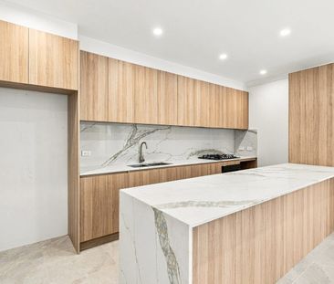 BRAND NEW LUXURY RENOVATION – STUNNING FOUR-BEDROOM RESIDENCE WITH ... - Photo 4