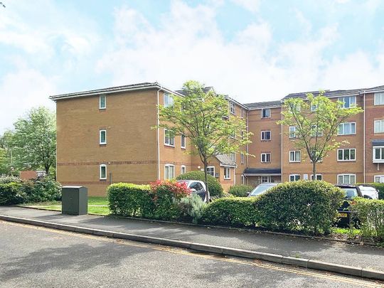 Ascot Court, Aldershot, Hampshire, GU11 - Photo 1