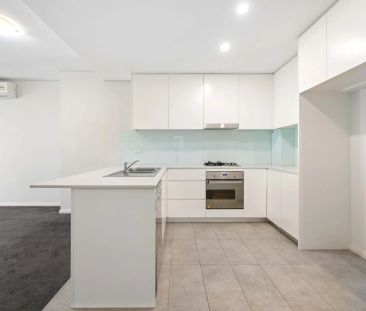 Modern North-Facing Apartment Offering Privacy, Light & Prime Conve... - Photo 2