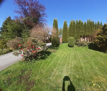 987 Cross Creek Road, West Vancouver, Bc - Photo 2