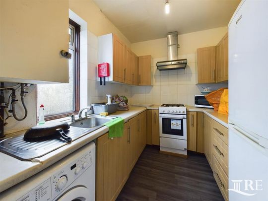 1 bedroom in a house share to rent - Photo 1