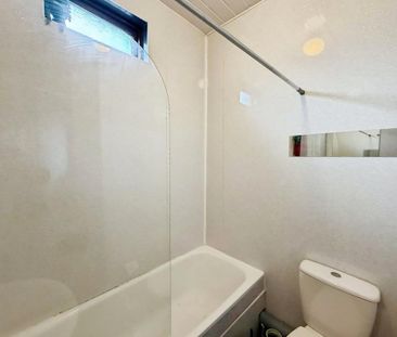 4 bedroom terraced house to rent - Photo 2