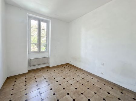 Appartement 4 pièces 92m2 MARSEILLE 11EME 1 400 euros - Photo 4