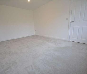 Springfield Drive, Derby - Photo 3