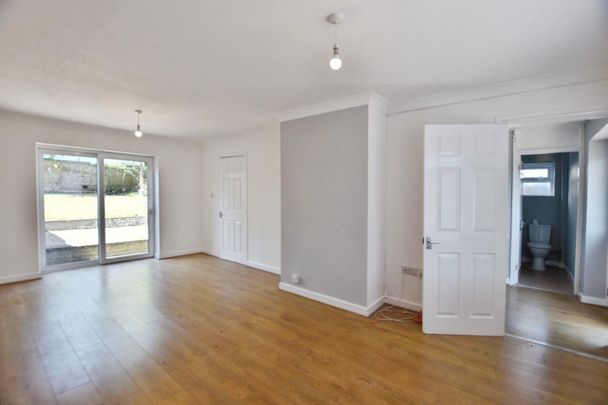 4 bedroom House To Let - Photo 1