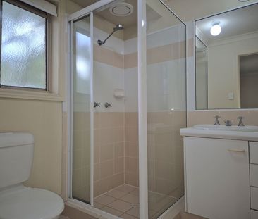 Comfortable Three Bedroom Family Home close to Robina Town Centre a... - Photo 1