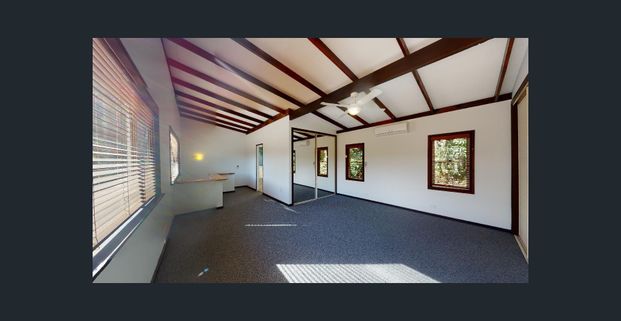 PICTURESQUE VALLEY LIFESTYLE - A PEACEFUL RETREAT FOR FAMILIES OR GROUPS - Photo 1