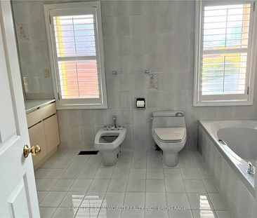 For Lease - 8 Conland Avenue Unit# B, Toronto, Ontario - Photo 6