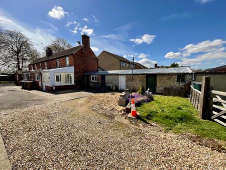 2 bedroom End Terraced House to let - Photo 4