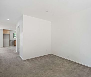 Four Bedroom Townhouse - Photo 5