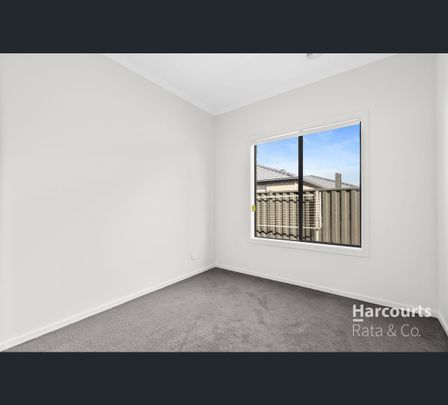 18 Ash Grove, Donnybrook, Vic 3064 - Photo 1