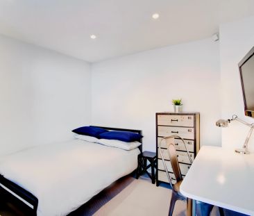 6 Bedrooms 2 bathrooms - Photo 6