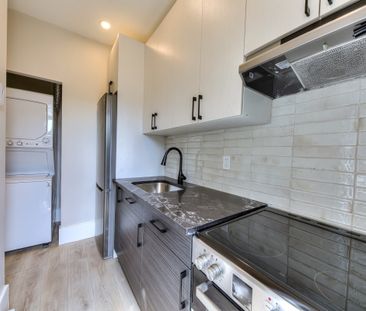 3416 Avenue Patricia, #9 - Photo 5